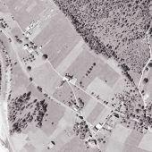 Mit der Kirche ums Dorf. Das 1950er-Jahre-Luftbild-Quiz