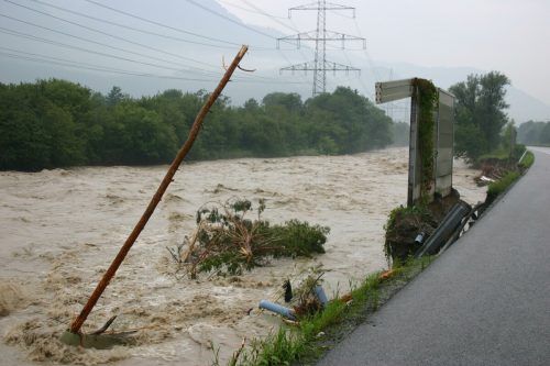 Hochwasser am Illufer so wie 2005 (Bild) sind jederzeit möglich. Bei 250 m3/sec Durchfluss wird die A 14 künfitg gesperrt. VN