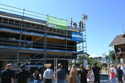 In der Gemeinde Schwarzach entsteht derzeit das neue Kinderhaus Dorf in der Webergasse. Hier werden rund fünf Millionen Euro investiert.