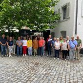 Koblacher Senioren besuchen das schiefe Haus