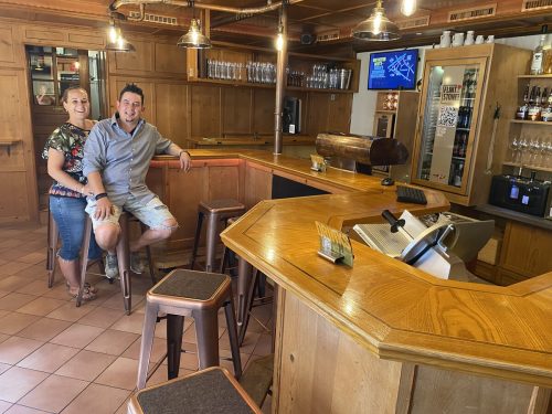Marianne und Tobias Kieber retteten die Bar vor dem Leerstand. VN/JUN