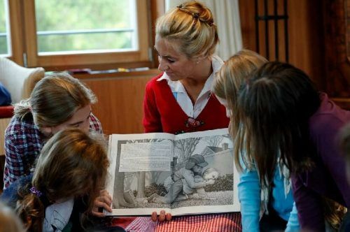 Nadine Schwengenbecher vermittelt den Kindern einen spielerischen Zugang zur Literatur. Sonnenburg