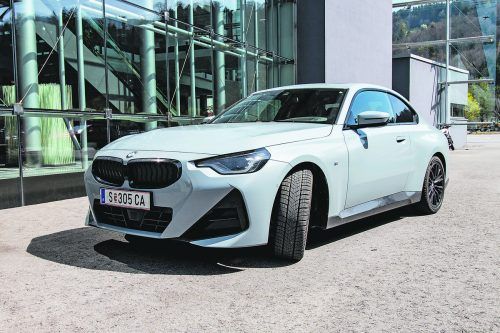 Sportliches Talent im modischen Blechkleid: Im knackigen BMW 220d Coupé schlägt ein kräftiges Dieselherz. vn/serra