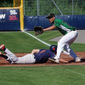 Indians fegten Grasshoppers vom Platz