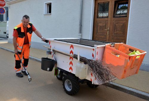 Walter Bolognas Arbeitstag als Straßenkehrer in Bregenz beginnt um 6 Uhr morgens. HRJ (5)