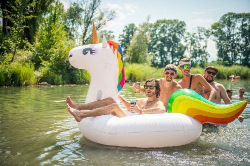 Auch abseits der Schwimmbecken treibt der Sommer die Vorarlberger ins Wasser. VN/RHomberg