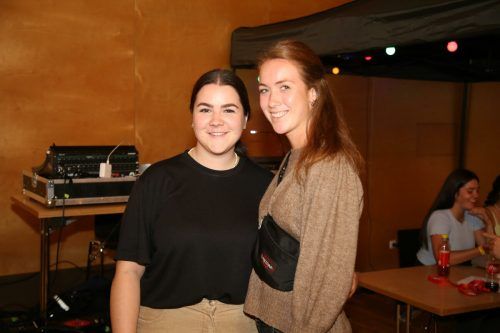 Auch Verena und Sabrina besuchten die beliebte Veranstaltung.