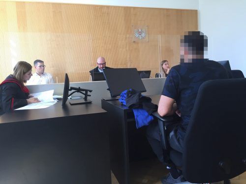 Der Angeklagte wurde unter anderem wegen Widerstands gegen die Staatsgewalt verurteilt.  VN/gs
