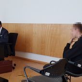 Im Alkoholrausch Feuerlöscher versprüht