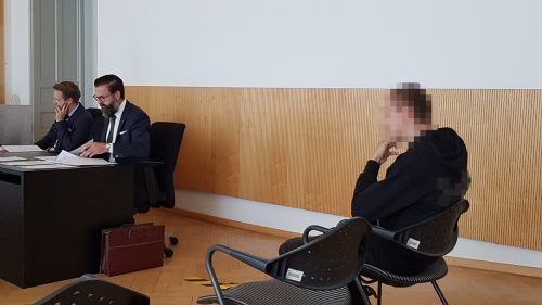 Der jugendliche Angeklagte ist amtsbekannt für seine dummen Gedanken, die ihm zu viel Alkoholkonsum einflößt. Eckert