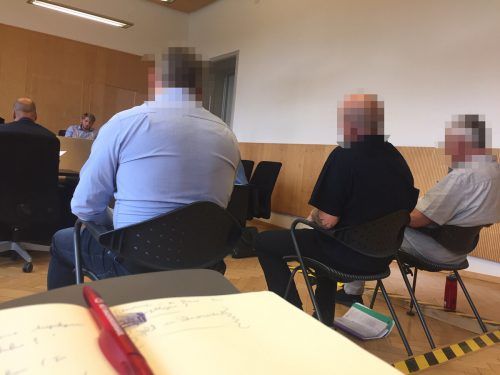 Die drei Angeklagten beim Prozess am Landesgericht Feldkirch. VN/gs