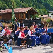 Tradition und Sonnenschein am Marienfeiertag