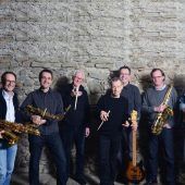 Oberstädter Stubenmusig jazzt vor Herz-Jesu-Kirche