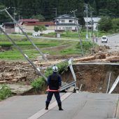 Überschwemmungen und Erdrutsche in Japan