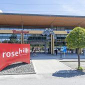 Fehlende Mitarbeiter verhindern Raststätteneröffnung. »D1