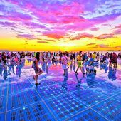 Bunte Lichterspiele zum Sonnenuntergang