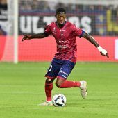 Ex-Lustenauer „Mo“ Cham bei Debüt gegen Messi. »C1