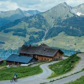 Imposanter Ausblick auf dem Weg zur Alpe Laguz