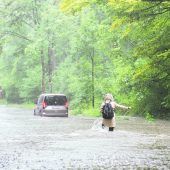 Starkregen stürzte Teile des Landes ins Chaos