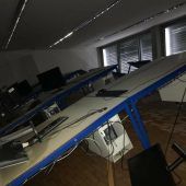 Hohe Wellen wirft nach der Flut der Boden in den PC-Sälen der HAK Bregenz. »A4