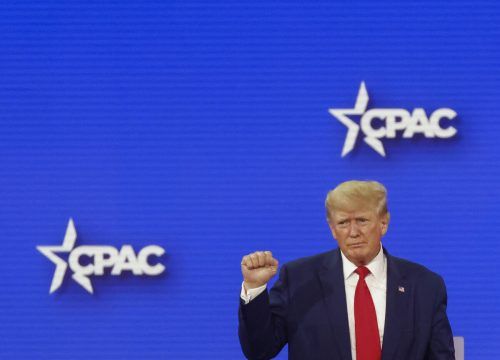 Für Donald Trump sind die USA in "vielerlei Hinsicht eine Dritte-Welt-Nation". Das sei passiert, weil er nicht mehr an der Macht sei, sagte er. RTS