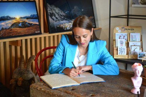 Für Marie-Theres Muxel ist Literatur eine ganz wesentliche Kunstform.