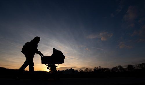 Kinder bedeuten für viele Frauen Einbußen beim Einkommen. Eine Linderung wäre etwa das automatische Pensionssplitting. APA