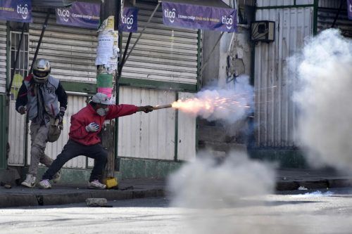 Kokabauern protestieren im bolivianischen La Paz. Sie werfen der Regierung vor, einen aus ihrer Sicht neuen, illegalen Kokamarkt zu fördern. RTS