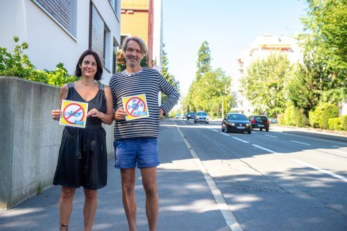 Mit Tempo 30 auf allen Straßen würde Bregenz zum Vorzeigebeispiel, sind sich Barbara und Christian Tuerr sicher.  VN/Rhomberg