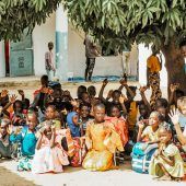 Schultaschen für Erstklässler im Senegal