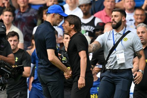 Thomas Tuchel (l.) und Antonio Conte mussten getrennt werden. afp