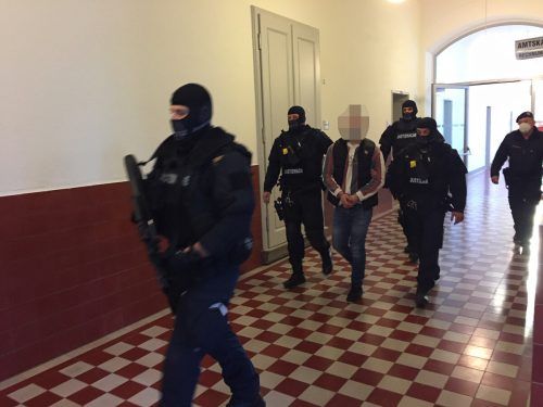 Vorführung eines Untersuchungshäftlings durch Justizwachebeamte am Landesgericht Feldkirch. vn/GS
