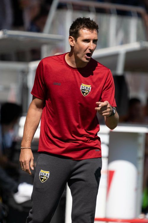 Altachs Coach Miroslav Klose lässt seine Kicker gegen den FC Dornbirn testen. gepa