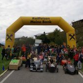 Tollkühne Piloten wagen sich auf Dünser Piste