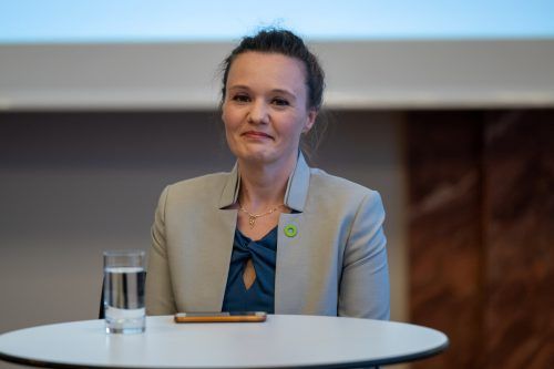 Bremsen im Klimaschutz sind bestimmte Wirtschaftsinteressen, die womöglich verstärkt berücksichtigt werden. Seit die Klimajugend aktiv wurde, sind auch die älteren Semester der Politik hellhörig. Mit den aktuellen Energiepreisen werden die Erneuerbaren konkurrenzfähig. Heike Summer, Molekularbiologin im Umweltamt