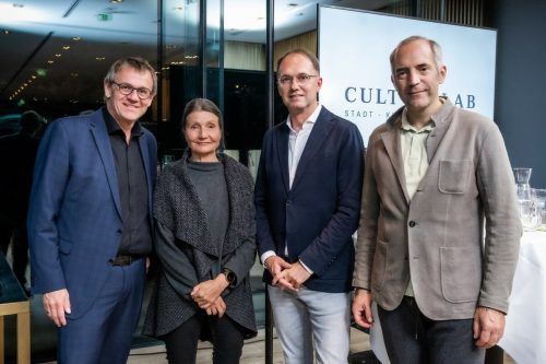 Christoph Thoma und Edgar Eller mit der Innsbrucker Kulturstadträtin Uschi Schwarzl und Impulsreferent Tobias Knoblich. bobdo