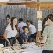 „Treffen, genießen und kaufen“ beim Dorf-Märtle