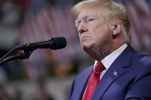 Das Justizministerium fordert von Leuten aus Trumps Umfeld Informationen an. AP
