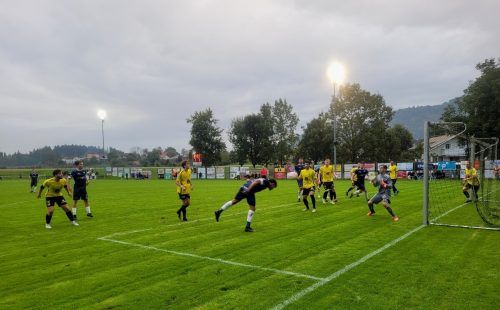 Das Leiblachtalderby zwischen Hörbranz und Lochau endete mit einem umkämpften Unentschieden. bms/3