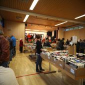 Größter Bücherflohmarkt im Bregenzerwald