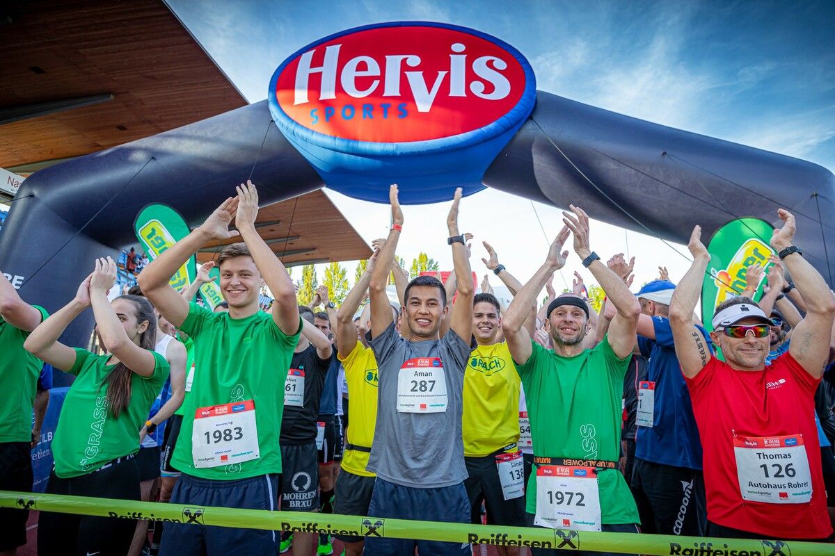 Der Business Run Bodensee ist seit vielen Jahren ein beliebter Treffpunkt für Unternehmen und ihre Mitarbeiter. Hier wird gemeinsam gelaufen und gefeiert.W3