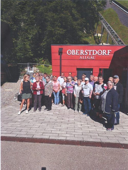 Die Bucher Senioren machten einen Ausflug nach Oberstdorf.  sb buch