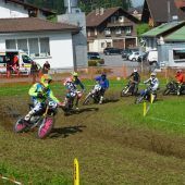Getunte Mofas auf der Rennstrecke