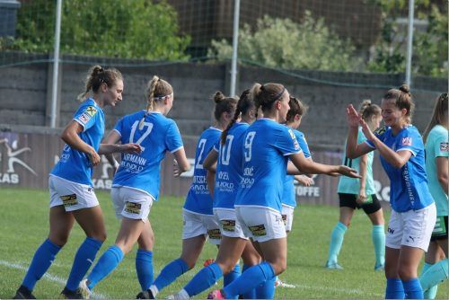 Die Kickerinnen von Lustenau/Dornbirn feiern ihren zweiten Saisonsieg. Knobel