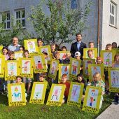 Neue Kinder-Schutztafeln mahnen Autofahrer zur Vorsicht