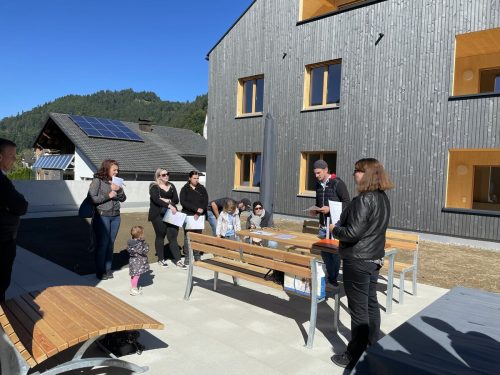 Ein besonderer Tag für Bewohner und Gemeinde: Die Schlüssel für das erste leistbare Wohnbauprojekt in Laterns konnten kürzlich übergeben werden. Alpenländische