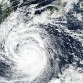 Extremer Taifun trifft auf Japan