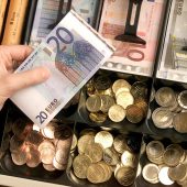 Bargeld mobilisierte mehr als Rassismus-Volksbegehren. »A3