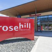 Teilöffnung von Rosehill