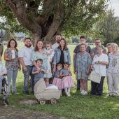 Hochzeit, Geburt und Taufe in der VN-Heimat